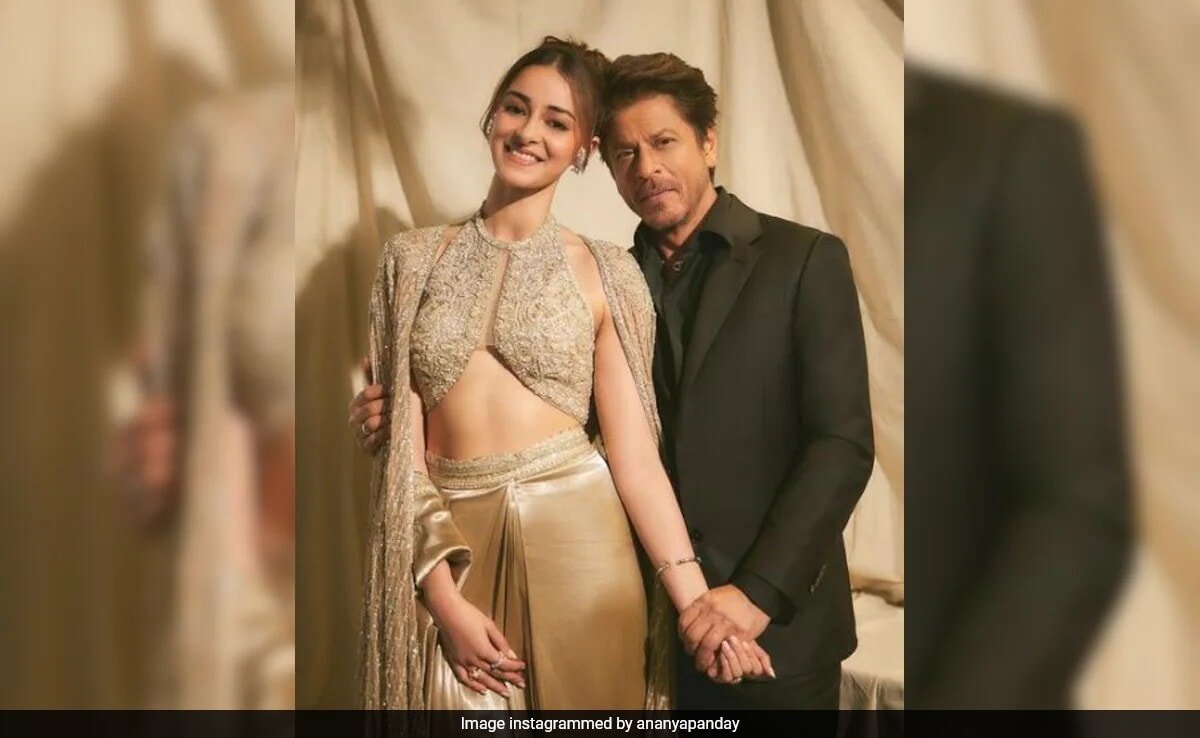 IIFA 2024: The One Where Ananya Panday Poses With “Bestie” Shah Rukh Khan