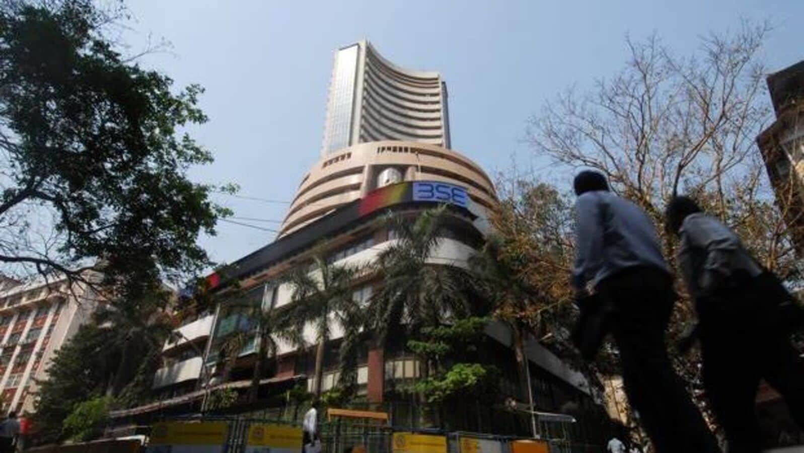 Stock market today: Nifty 50, Sensex end off record highs; IT, metals shine | Stock Market News