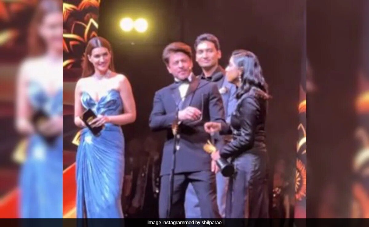 IIFA 2024: The Jawan Effect – Shah Rukh Khan Grooves To Chaleya With Singer Shilpa Rao