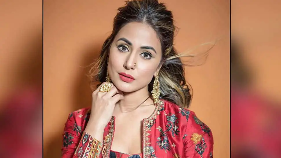 Hina Khan Shares Heartbreaking Post On Her Last Standing Eyelash Amid Breast Cancer Treatment