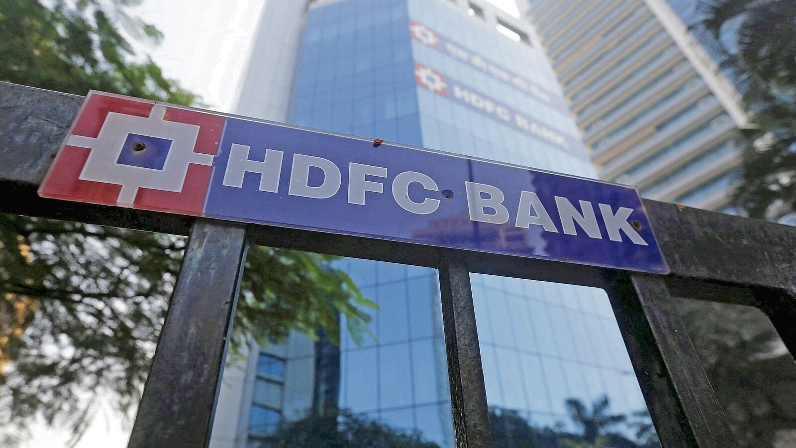 HDFC Bank Update: New reward points rules for these credit cards starting today. Details here | Mint