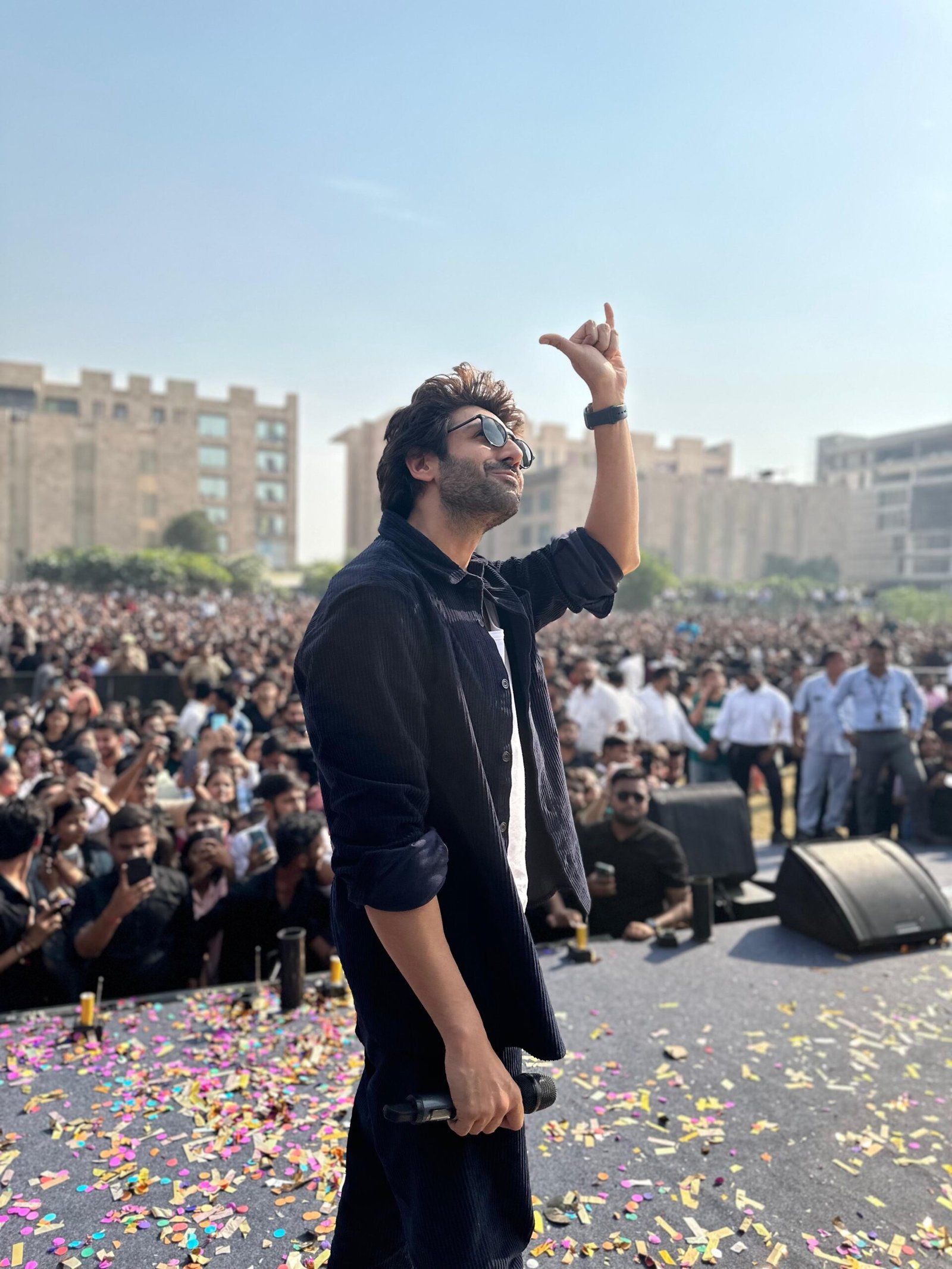 Bhool Bhulaiyaa 3: Kartik Aaryan Steals The Show With "Spooky Slide" In Delhi