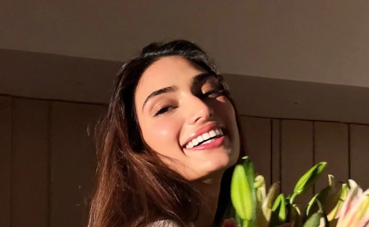 Athiya Shetty Wins Hearts By Reposting A Touching Birthday Wish From Her Bodyguard