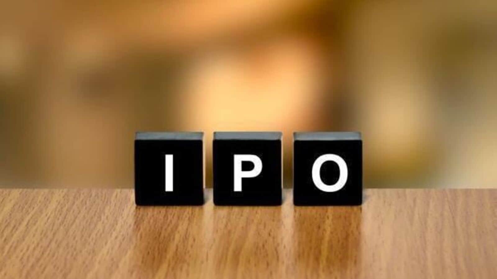 IPO News Today Live Updates : Swiggy IPO share allotment likely on Monday; GMP, how to check status online on registrar’s website, NSE, BSE