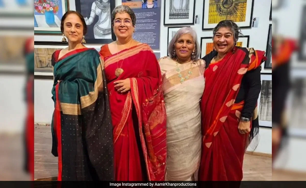 Aamir Khan’s Ex-Wife Reena Dutta And Sister Farhat Dutta Pictured Together At An Exhibition